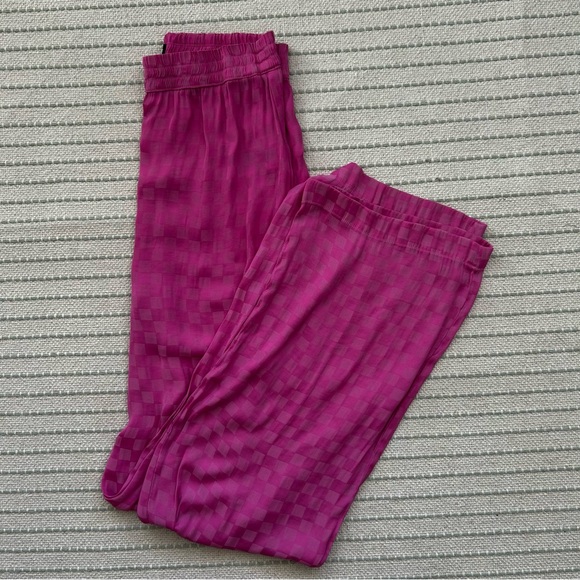 GAP BODY Pink Checkered Satin Pajama Set - Picture 3 of 4